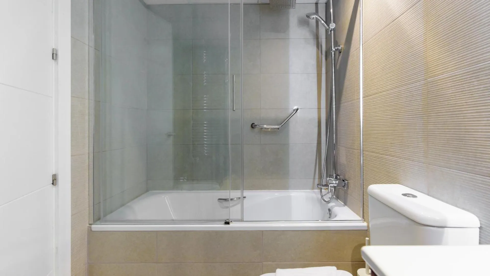 Wintowinrentals Twin Charm Malaga Centro, Encanto Y Confort Junto Al Casco Antiguo 스페인
